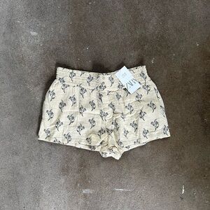 NWT Zara Gauze Textured Floral Shorts in Beige Size Large Summer Bohemian